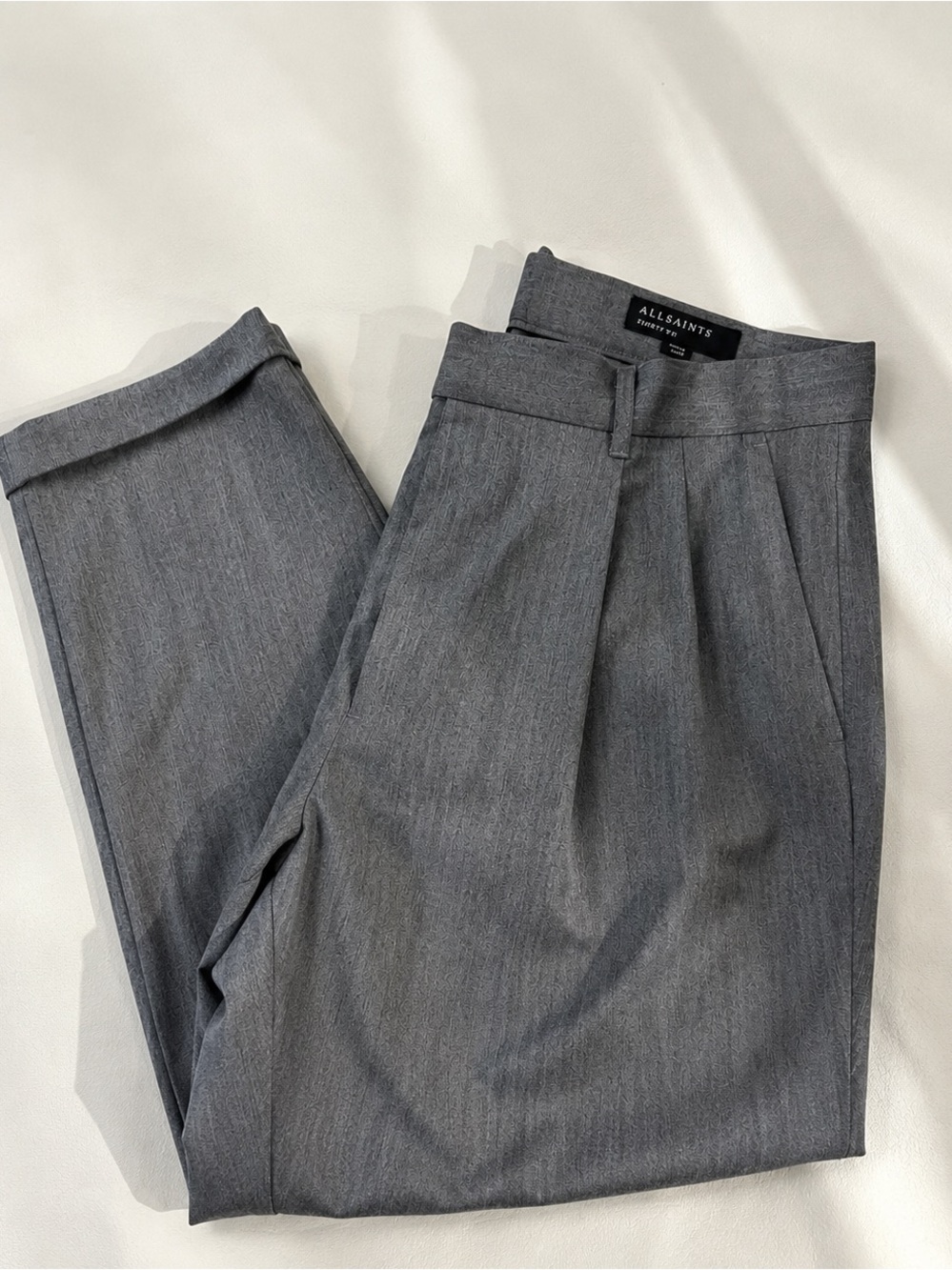 AllSaints Men’s Gray Pleated Cuffed Dress Pants Size 32